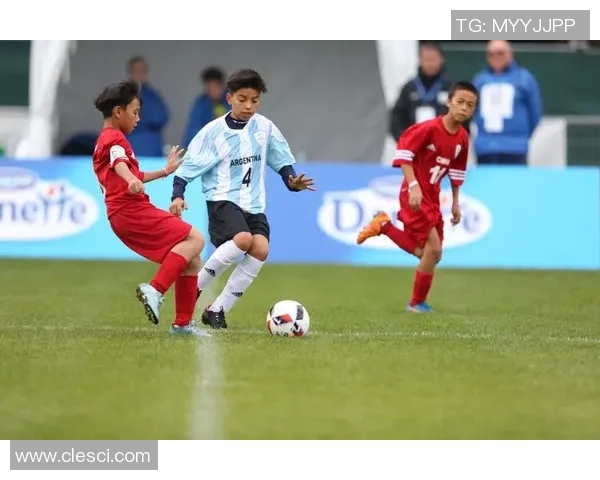 足球明星绰号睡美人揭秘她的场上风采与场下生活的真实面貌 足球明星绰号睡美人揭秘她的场上风采与场下生活的真实面貌