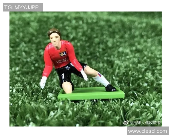 罗马足球明星手办精美展示尽显球场风采与魅力 罗马足球明星手办精美展示尽显球场风采与魅力